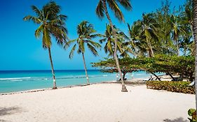 Coconut Court Beach Hotel